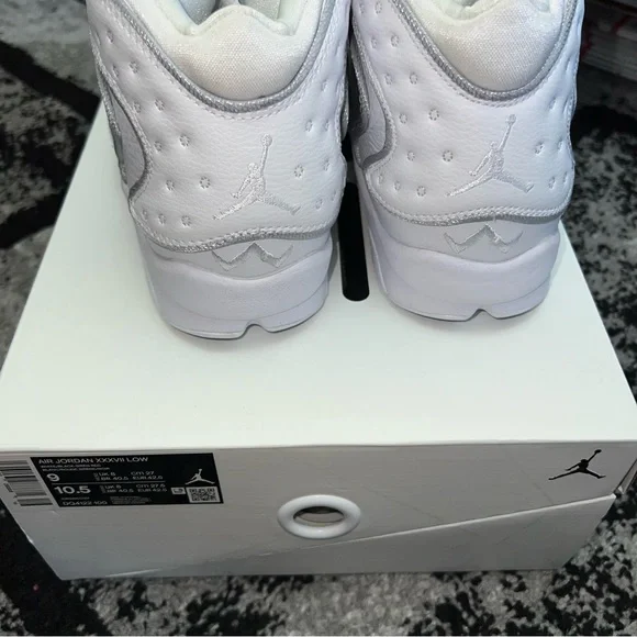 Jordan Women’s Air OG - Picture 6 of 7